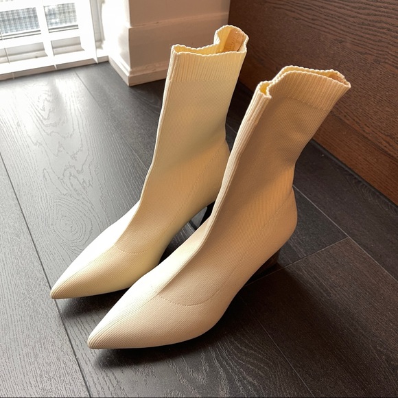 Shoes - Brand New White Stretchable Ankle boots Sock boots
